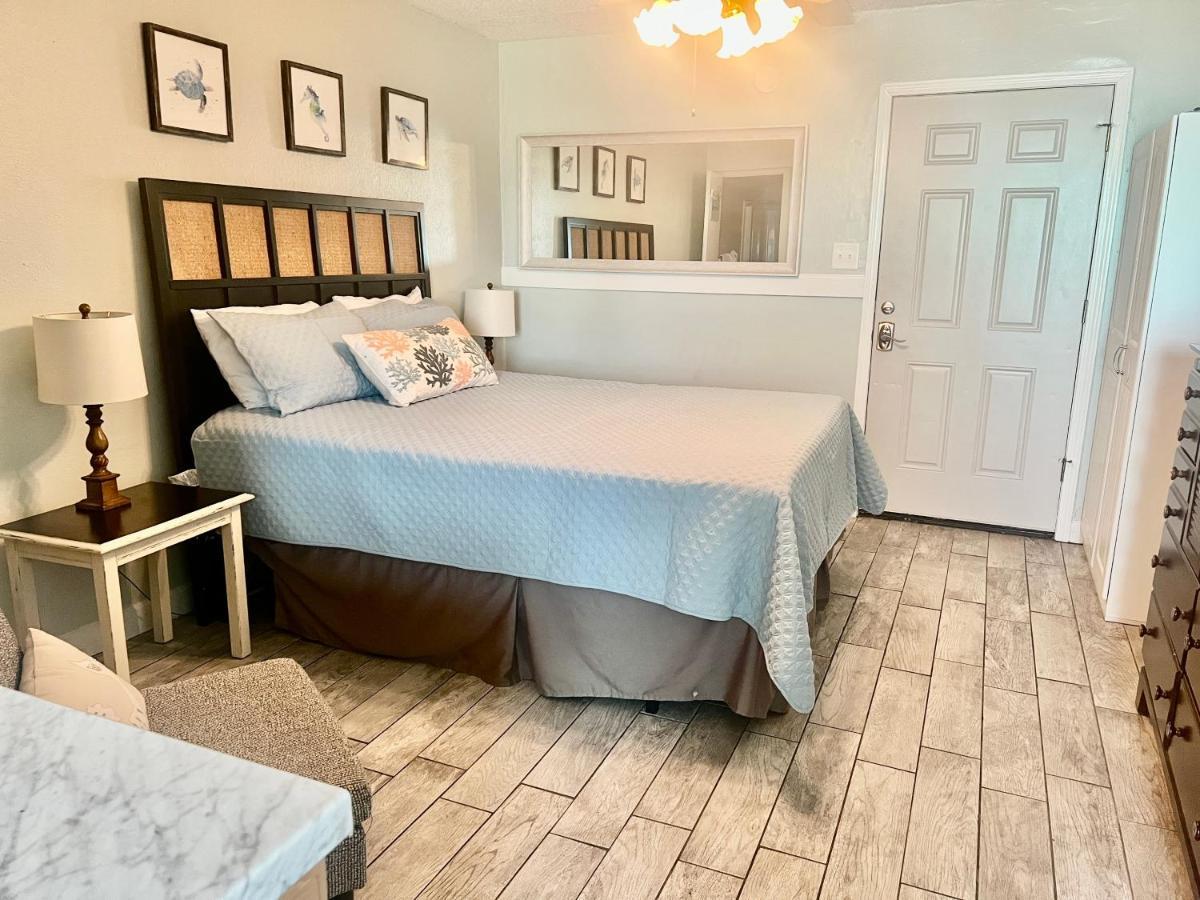 גולף שורז Budget Friendly Condo Perfect For A Romantic Getaway Within Walking Distance To The Beach! מראה חיצוני תמונה